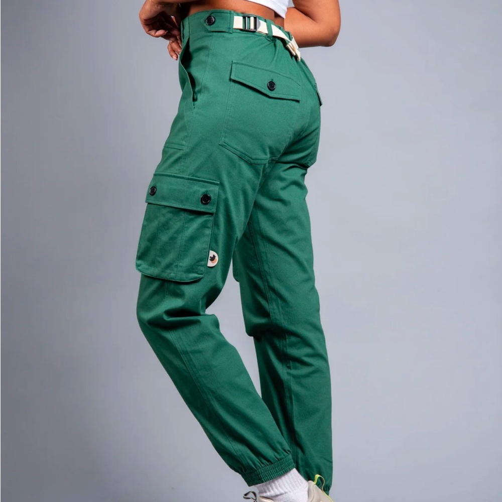 Wondery Outdoors Isabel 3.0 Pants in Sagebrush Green.